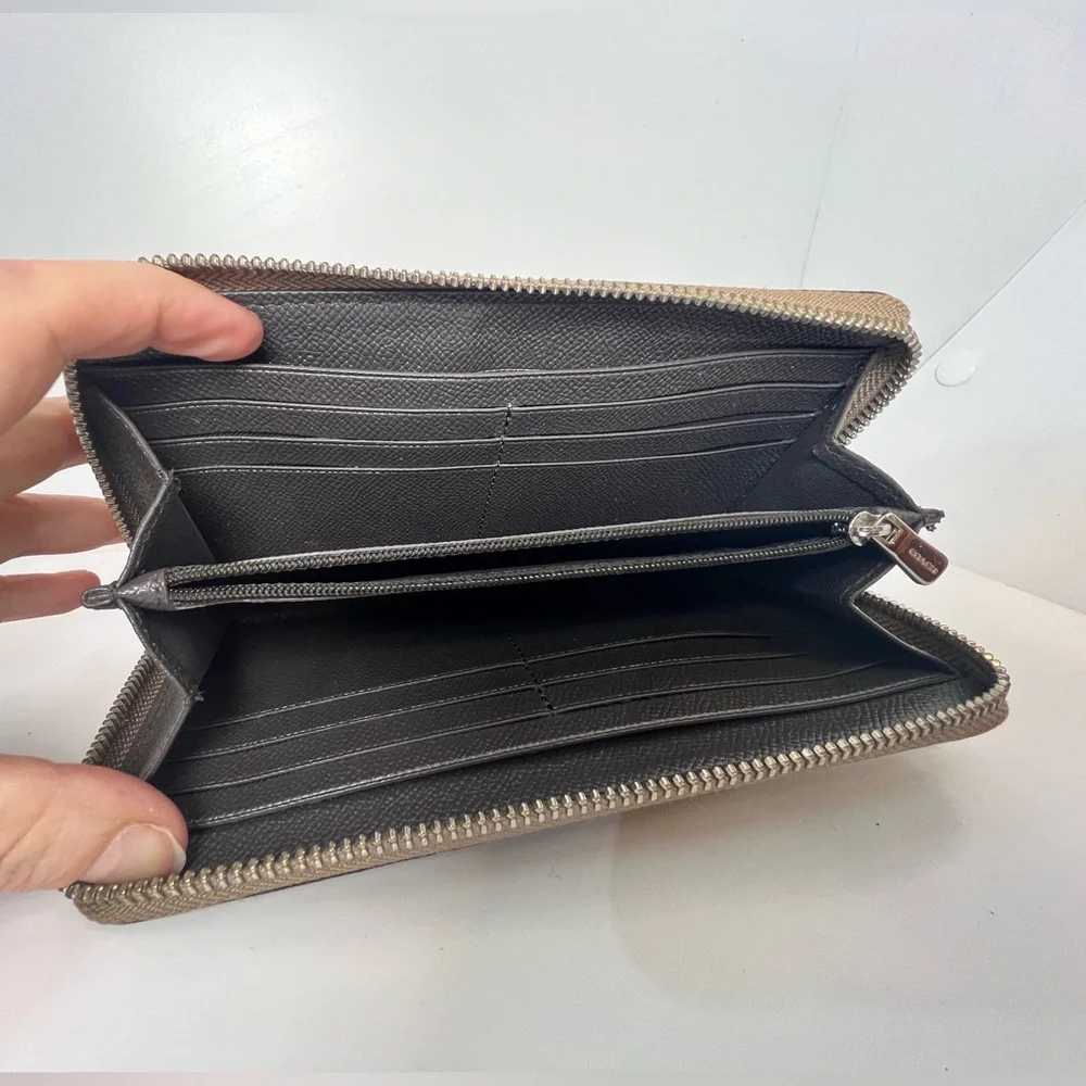 Coach Metallic Gold Beige Pebbled Leather Women's Wallet Double Zip Wallet - Picture 5 of 6